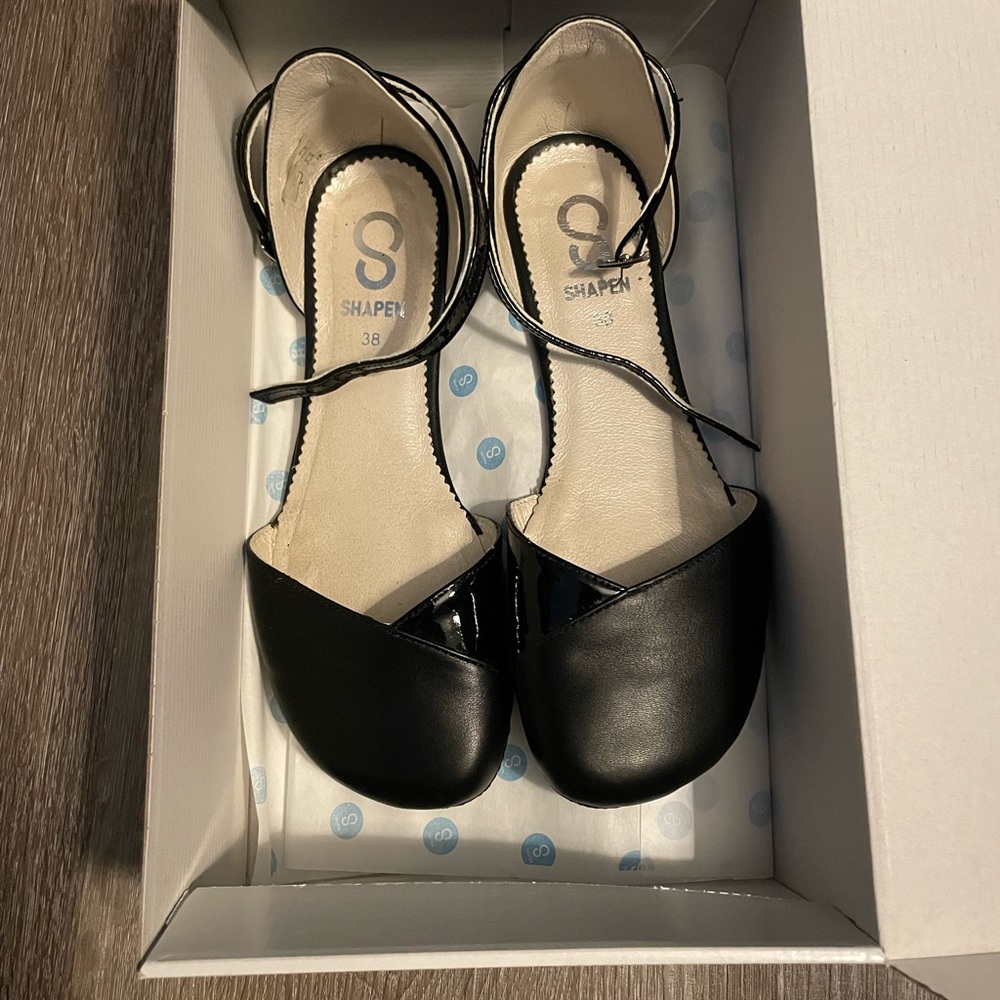 Shapen barefoot poppy flat